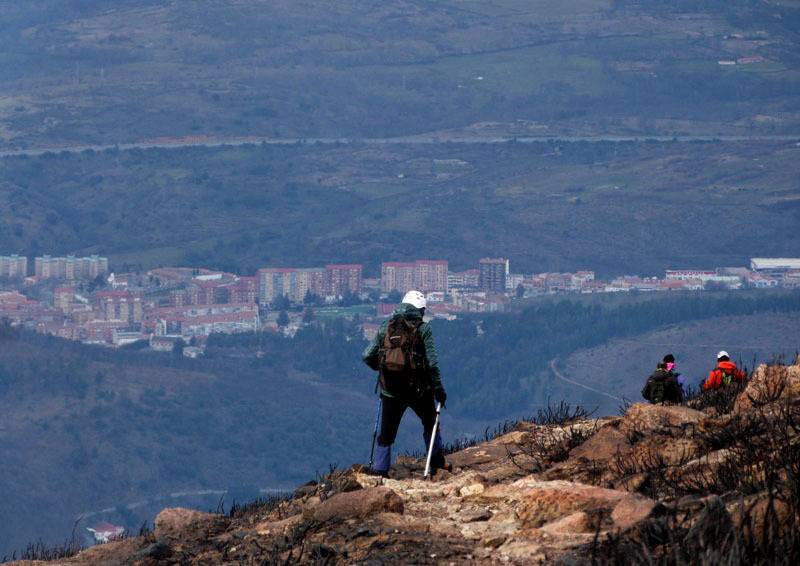 Llegando a los coches, Béjar al fondo