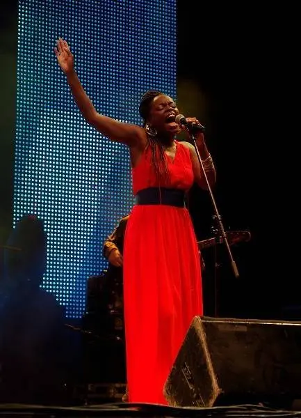 ASTRID JONES & THE BLUE FLAPS. Foto Santiago Farizano