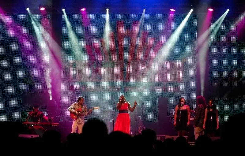 ASTRID JONES & THE BLUE FLAPS. Foto Santiago Farizano