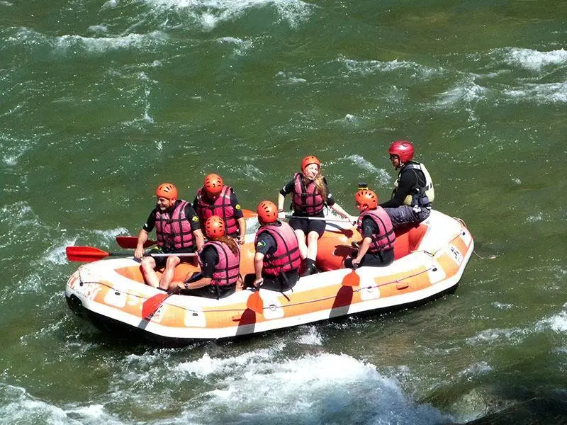Rafting entre Llavors&iacute; y Rialp