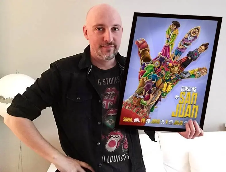C&eacute;sar Ord&oacute;&ntilde;ez, con el cartel