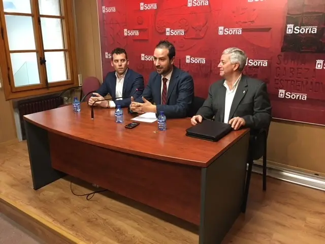 De izquierda a derecha, Carballo, Hern&aacute;ndez y Nieto.