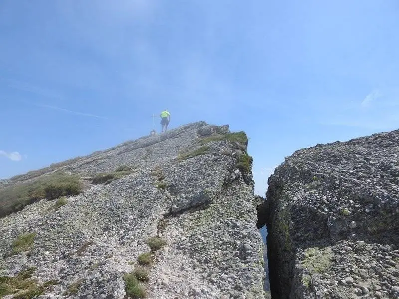 En la antecima sureste del Tres Mares