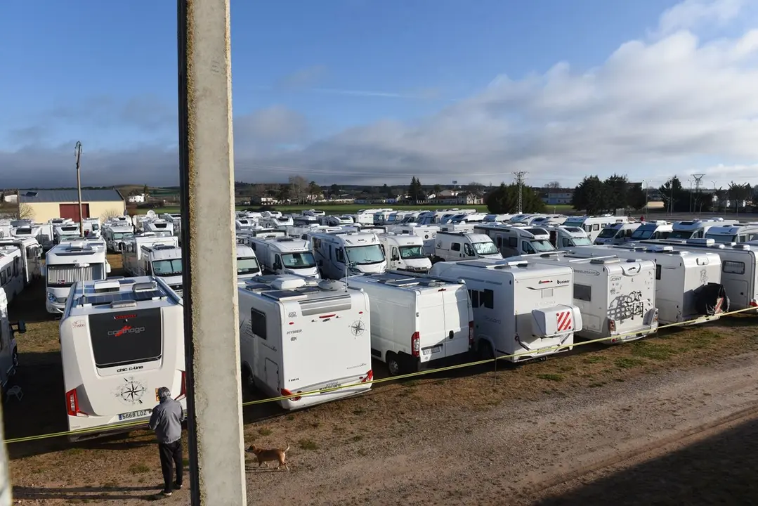 Enamorados de Noruega en Almaz&aacute;n, encuentro de autocaravanas (6)