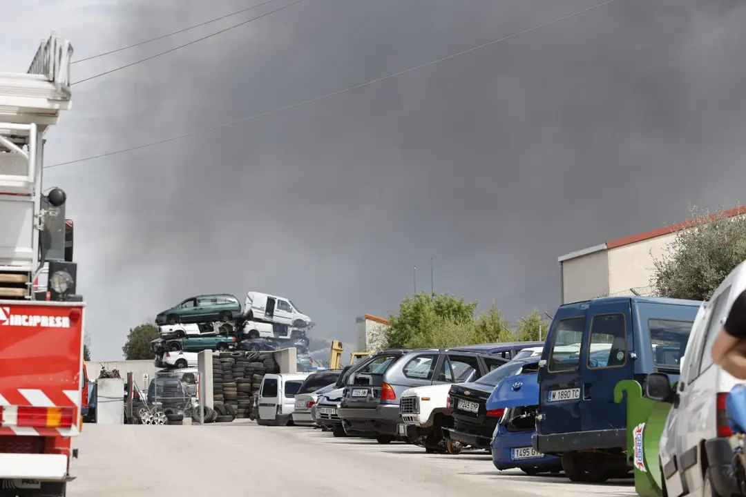 Incendio en el desguace de Carbonera 5