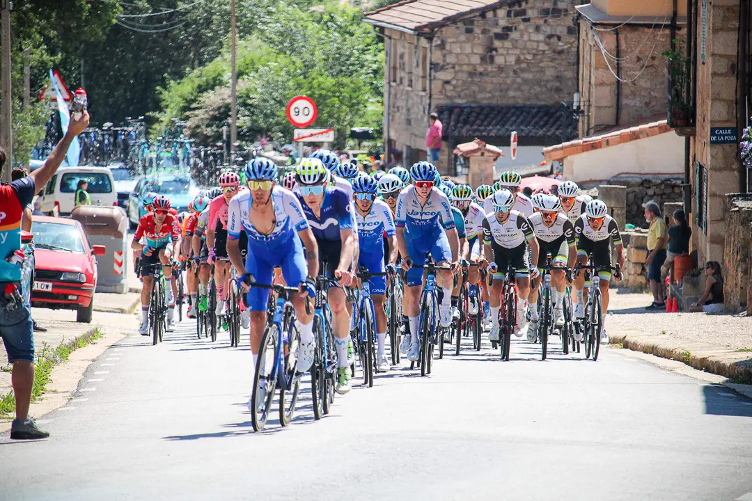 Paso por El Royo Vuelta Ciclista CyL-6