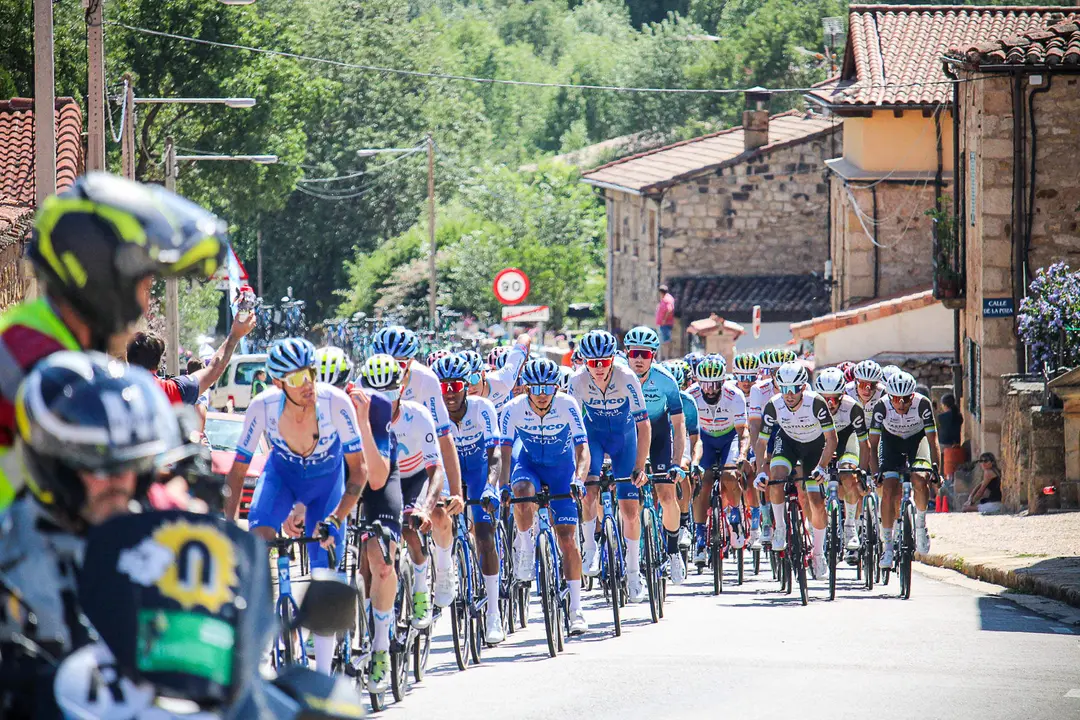 Paso por El Royo Vuelta Ciclista CyL-7