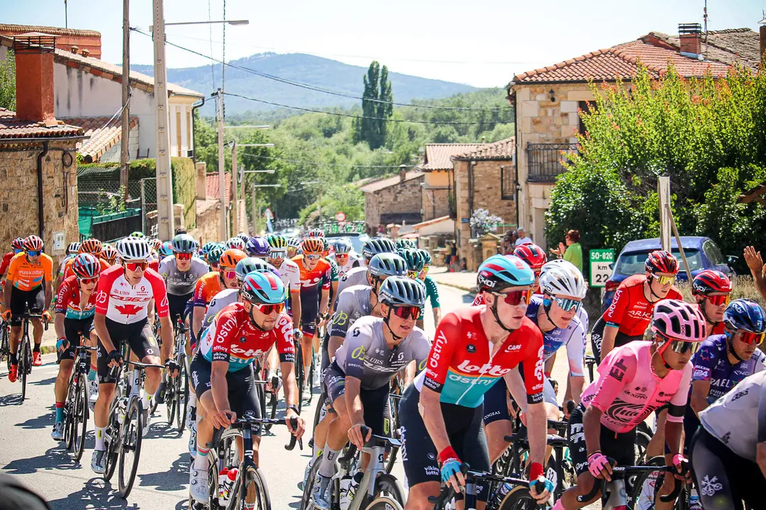 Paso por El Royo Vuelta Ciclista CyL-14