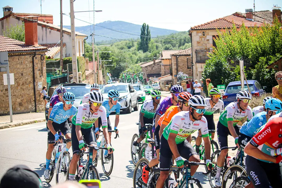 Paso por El Royo Vuelta Ciclista CyL-17