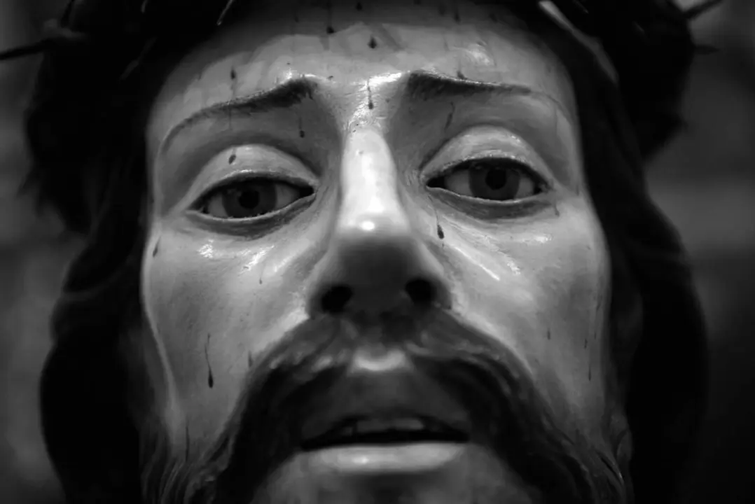 Almaz&aacute;nEngalanaAsuNazareno_JorgeSanz  (1)