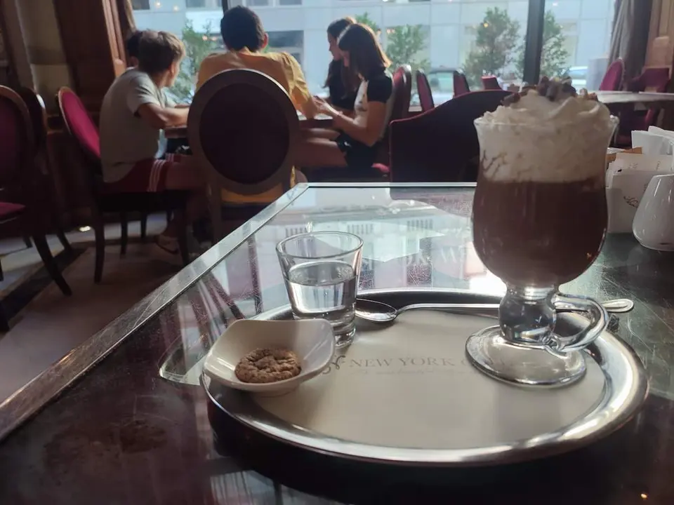 D&iacute;a 24 (14). Caf&eacute; Nueva York