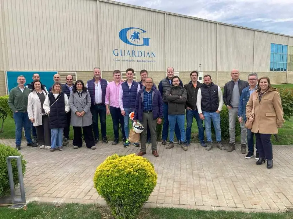 Los profesionales de ASOCAME contin&uacute;an con su formaci&oacute;n con un curso sobre vidrio en la multinacional Guardian Glass
