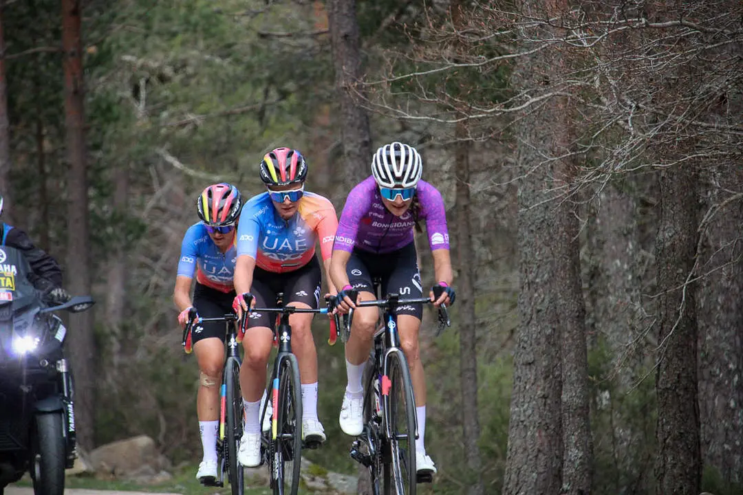 Vuelta Ciclista a Espa&ntilde;a femenina a 1 km de meta y podios-14