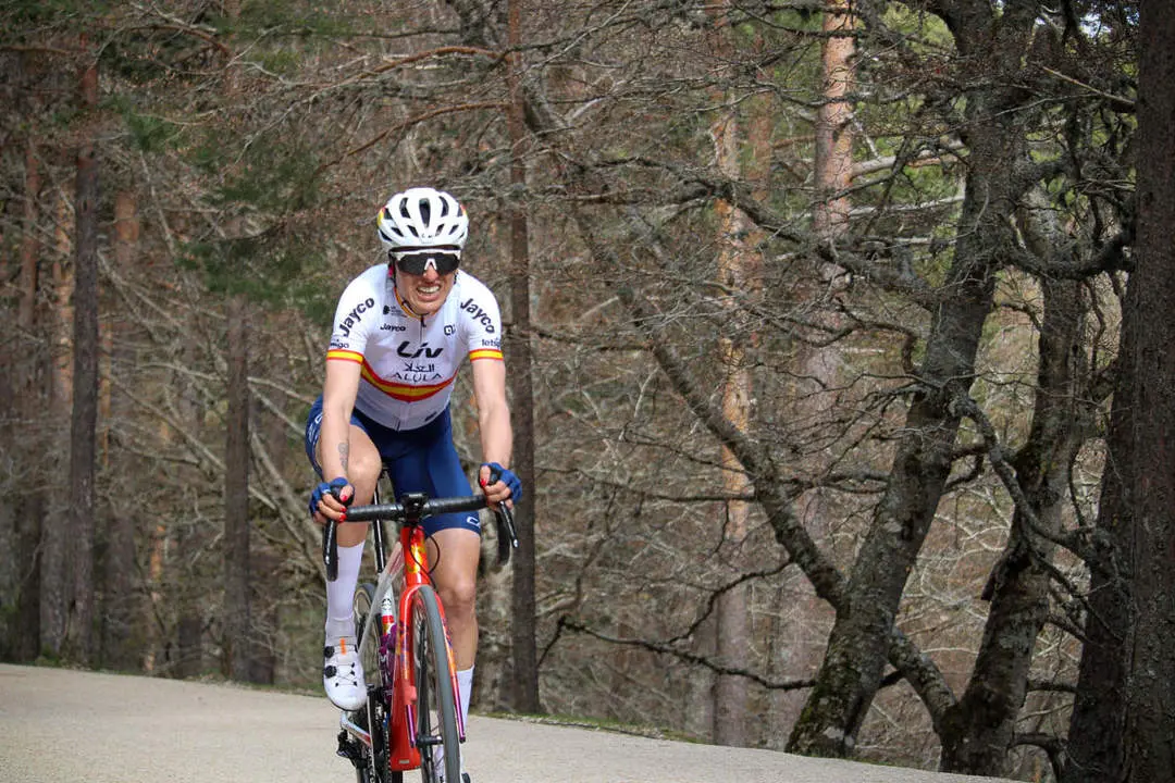 Vuelta Ciclista a Espa&ntilde;a femenina a 1 km de meta y podios-15