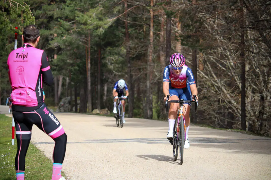 Vuelta Ciclista a Espa&ntilde;a femenina a 1 km de meta y podios-24