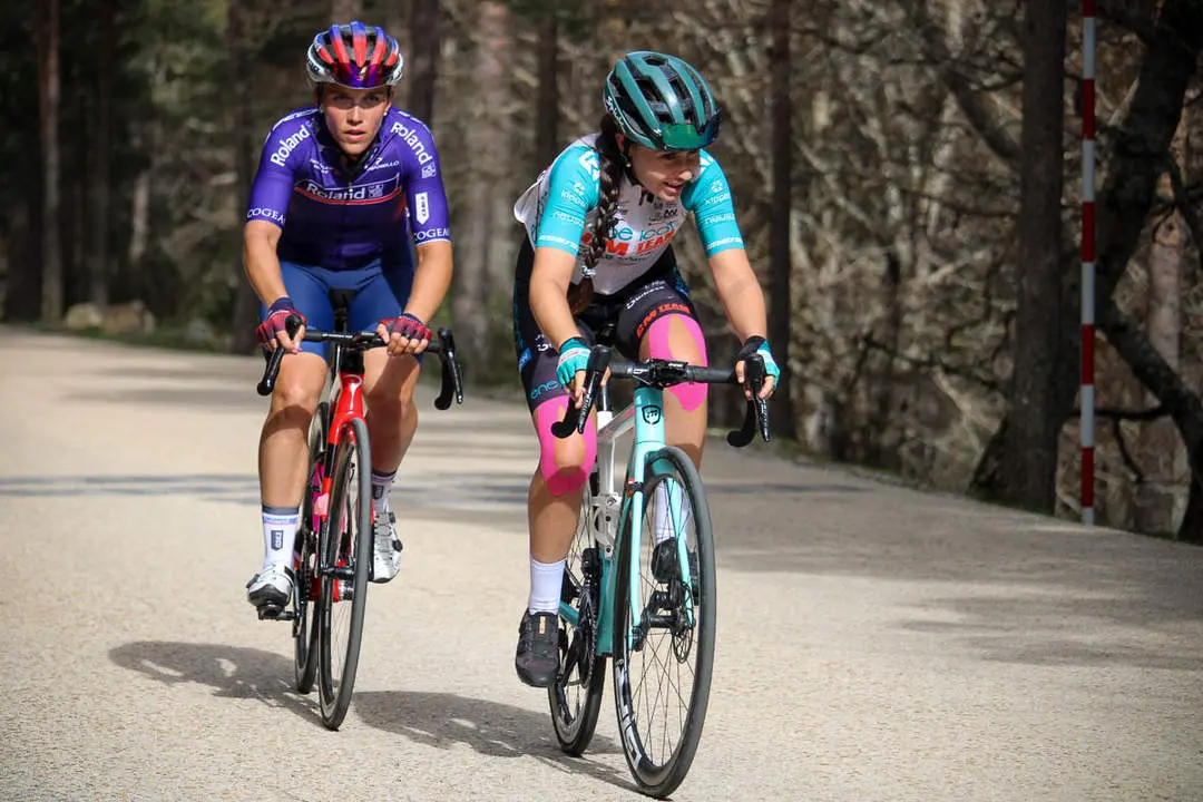 Vuelta Ciclista a Espa&ntilde;a femenina a 1 km de meta y podios-29