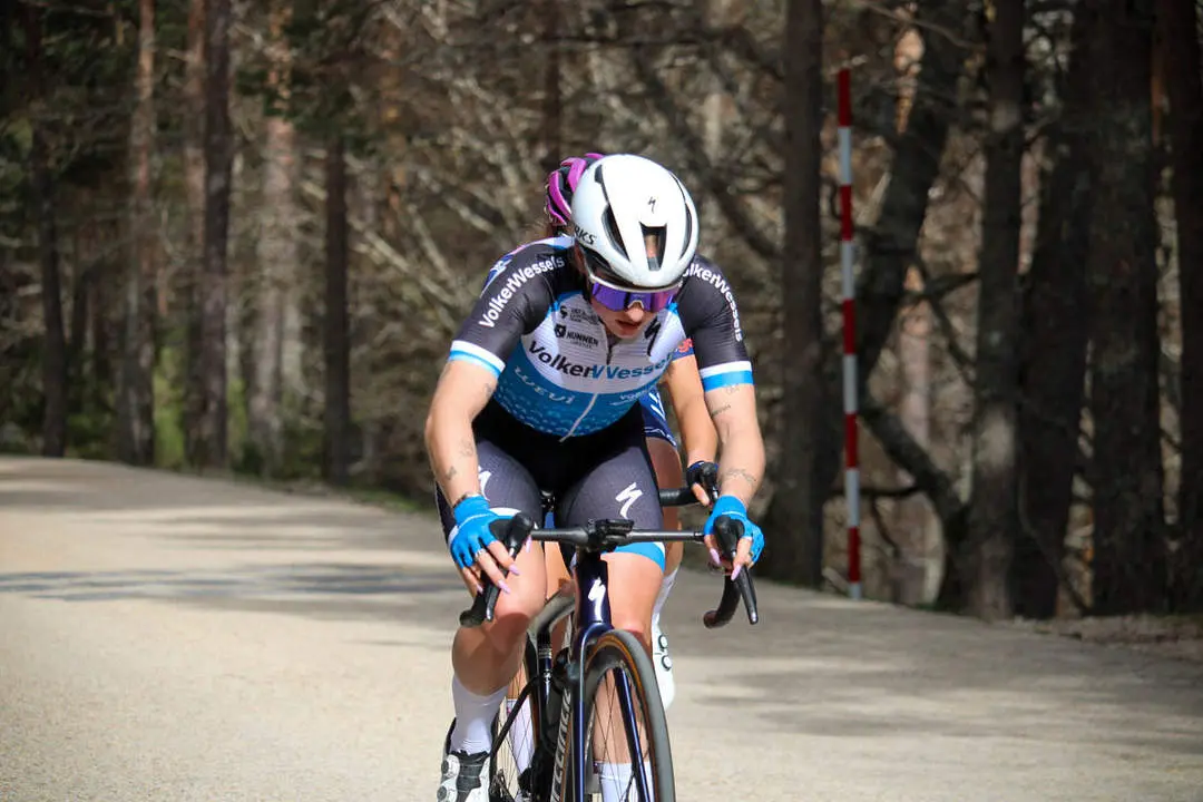 Vuelta Ciclista a Espa&ntilde;a femenina a 1 km de meta y podios-31