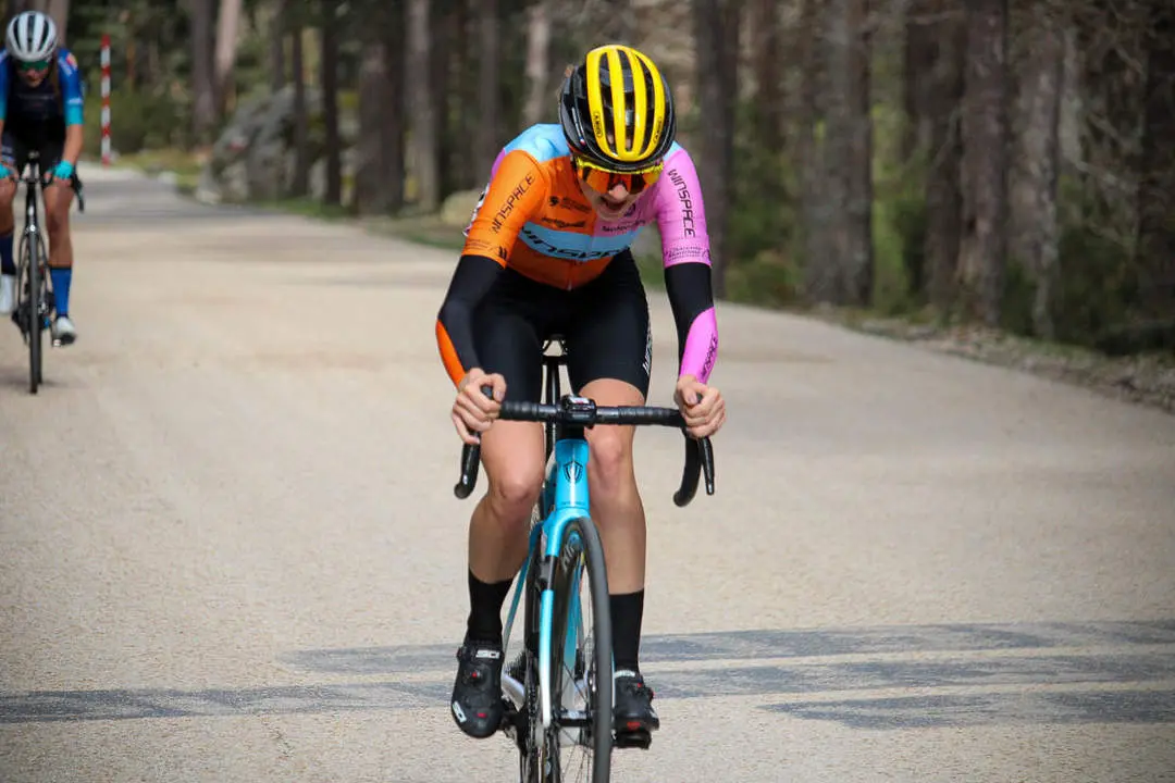 Vuelta Ciclista a Espa&ntilde;a femenina a 1 km de meta y podios-34