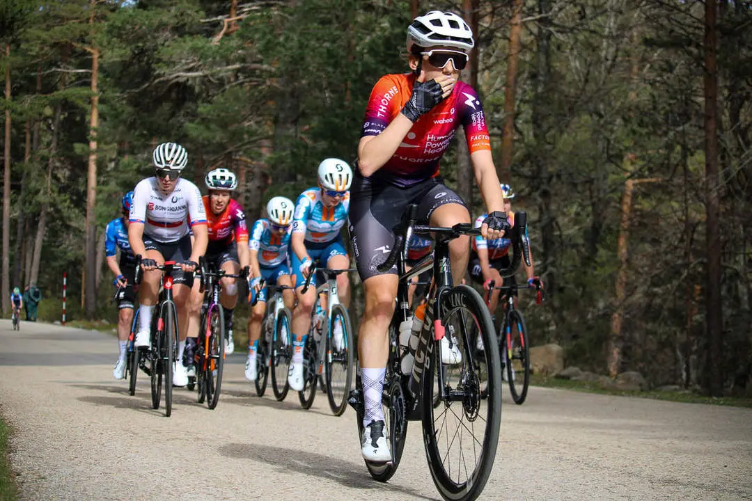 Vuelta Ciclista a Espa&ntilde;a femenina a 1 km de meta y podios-46
