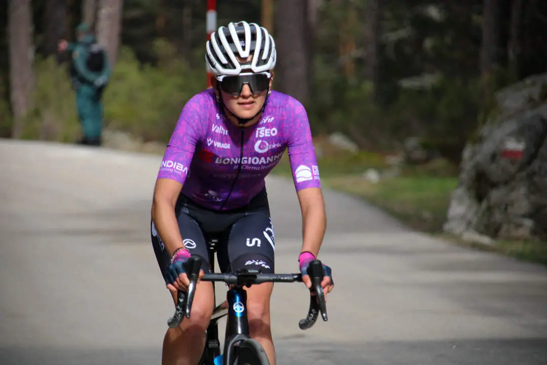 Vuelta Ciclista a Espa&ntilde;a femenina a 1 km de meta y podios-49