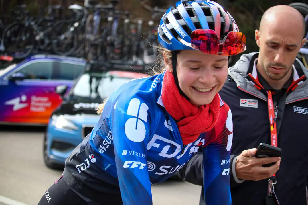 Vuelta Ciclista a Espa&ntilde;a femenina a 1 km de meta y podios-63