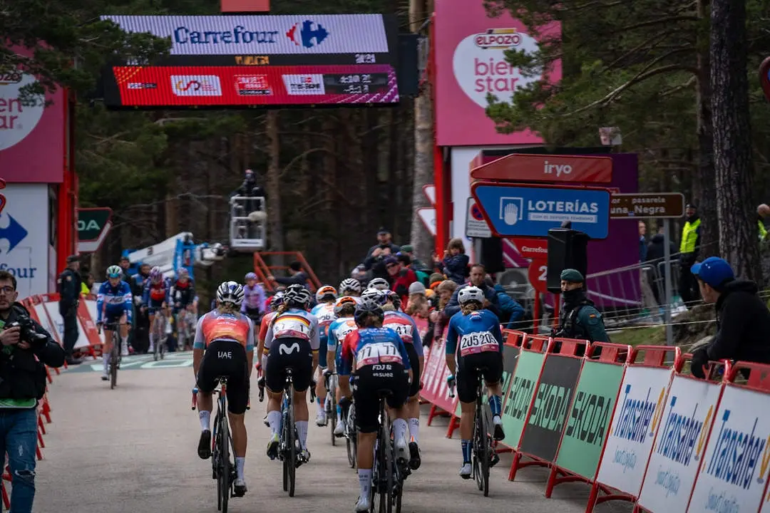 Vuelta a Espa&ntilde;a meta Laguna Negra-09