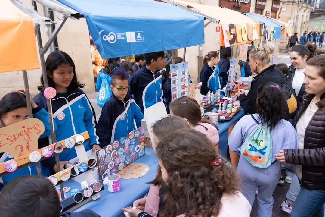 Mercado Emprender en Mi Escuela-03