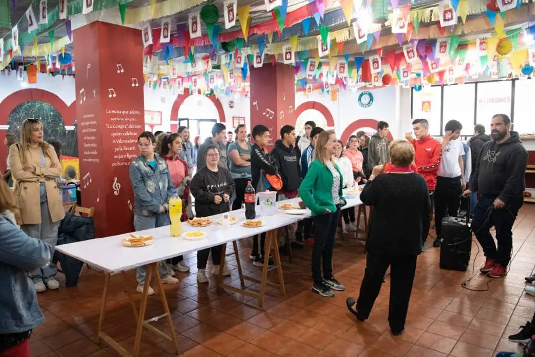 Visita del Santa Isabel a la Cuadrilla de San Esteban05