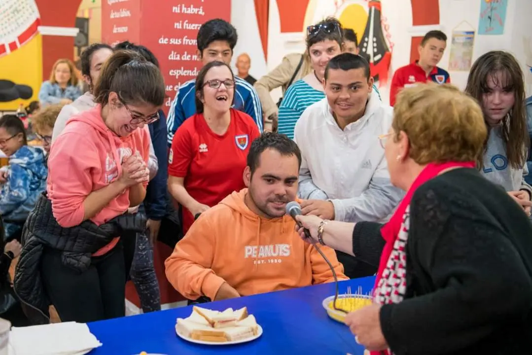 Visita del Santa Isabel a la Cuadrilla de San Esteban14