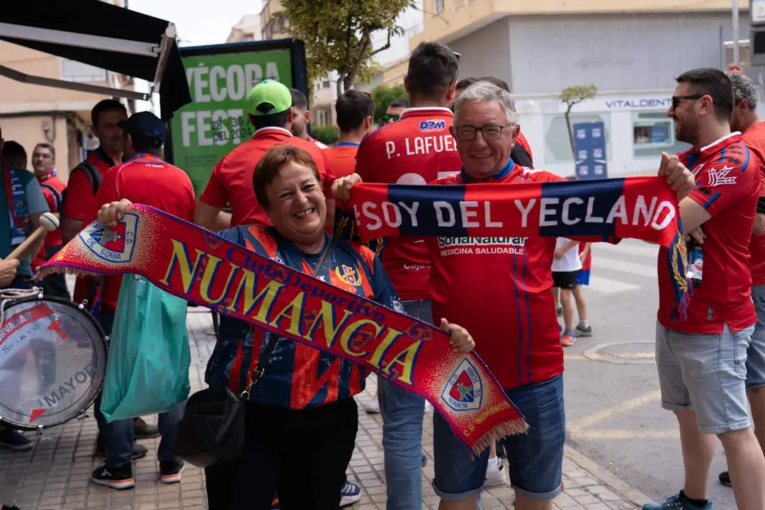 Yeclano vs Numancia previo estadio-23