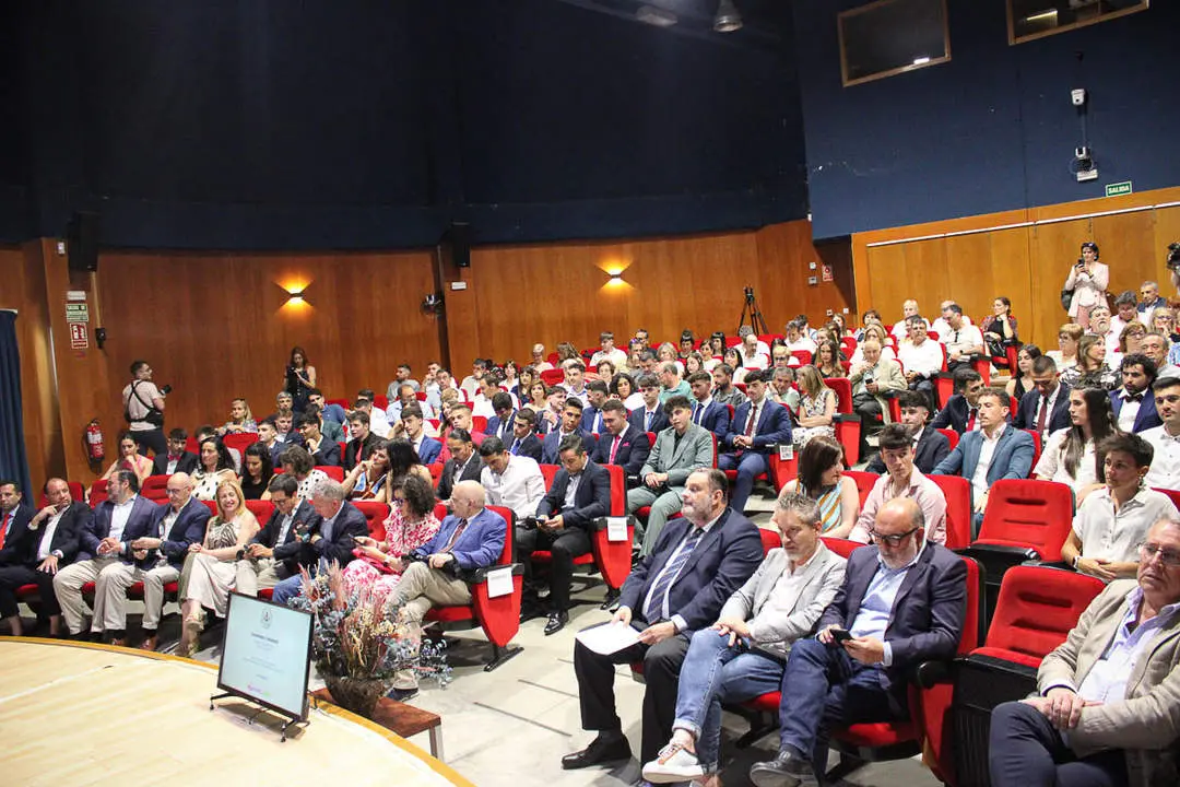 Graduaci&oacute;n alumnos Grado en Ciencias de la Actividad F&iacute;sica y del Deportes-3