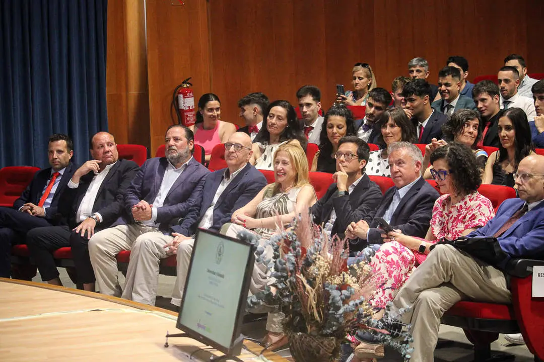Graduaci&oacute;n alumnos Grado en Ciencias de la Actividad F&iacute;sica y del Deportes-4