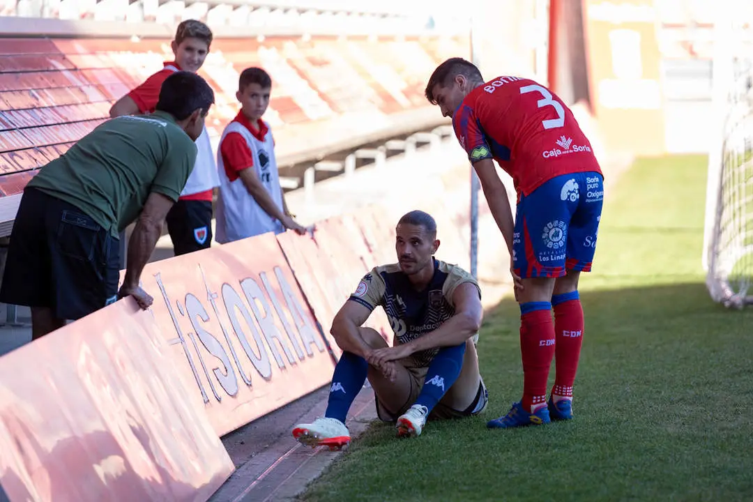 Numancia vs Pontevedra-20