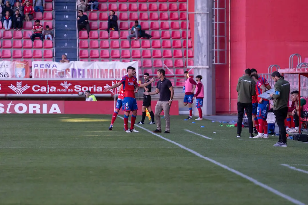 Numancia vs Pontevedra-25