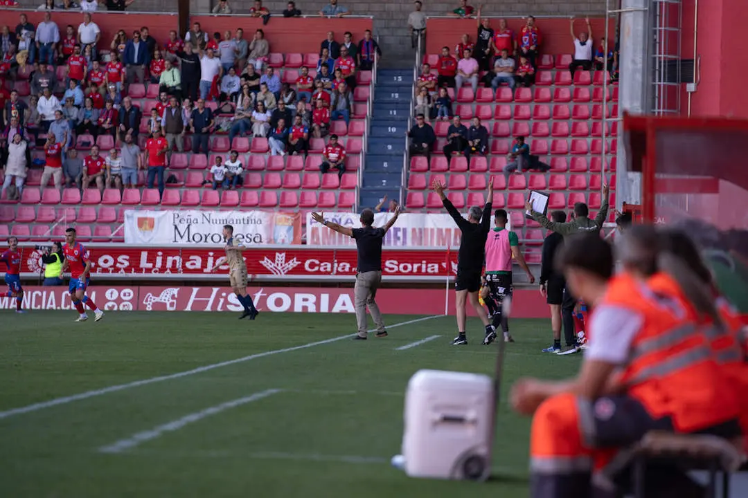 Numancia vs Pontevedra-35