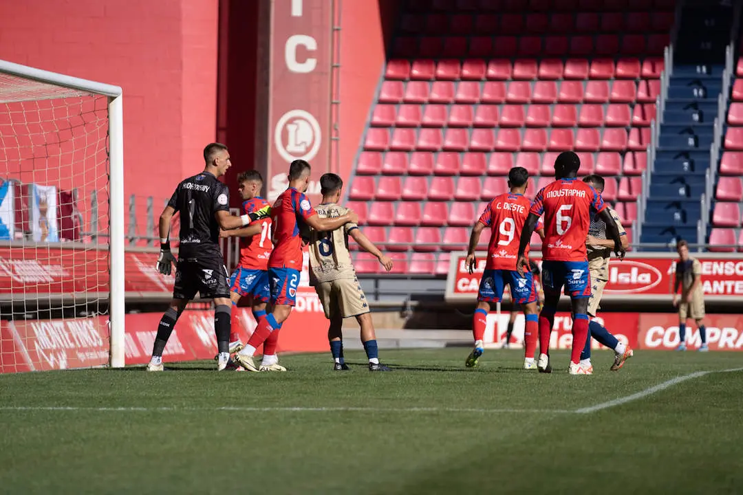 Numancia vs Pontevedra-46
