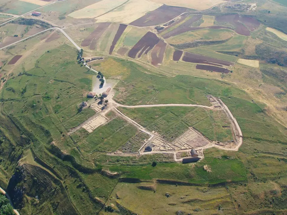 Vista a&eacute;rea de Numancia. Foto tomada desde un globo aerost&aacute;tico en 1994 por A. Jimeno Mart&iacute;nez
