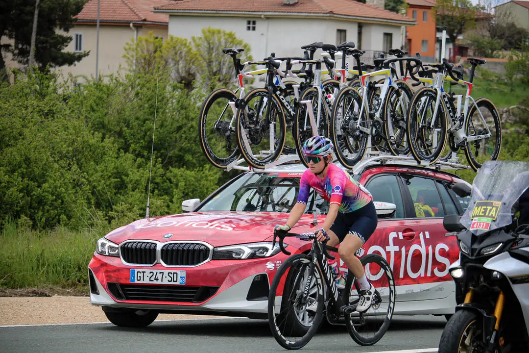 Paso de la Vuelta Ciclista Femenina por Abejar-22