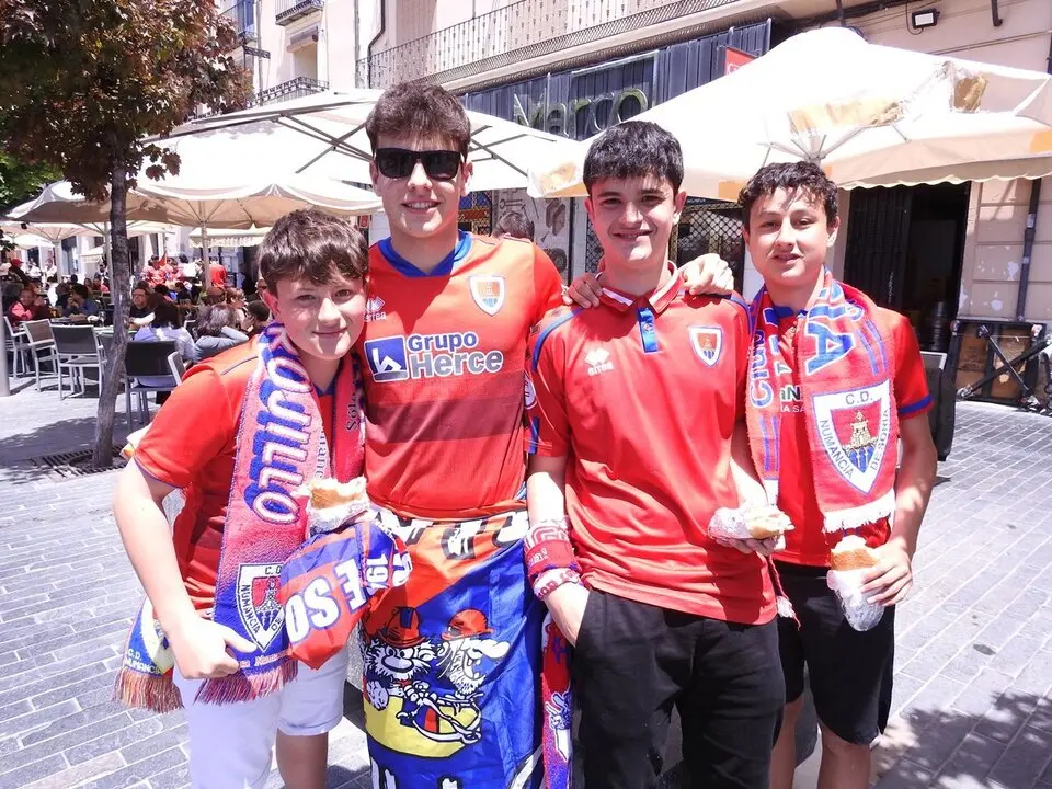 Aficionados del CD Numancia en Teruel (9)
