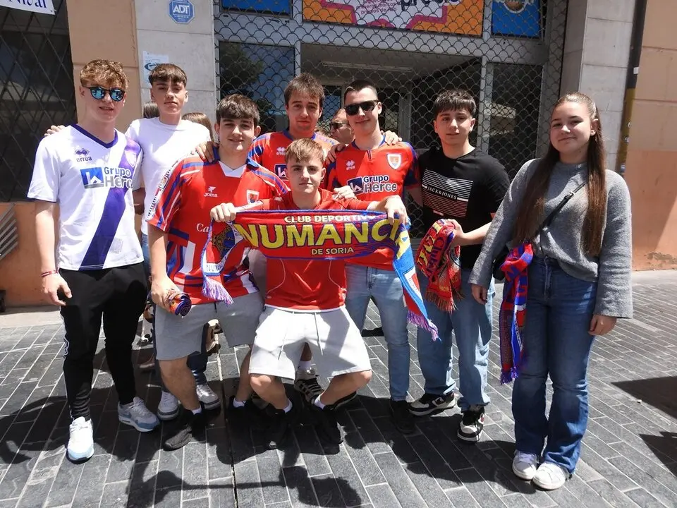 Aficionados del CD Numancia en Teruel (11)