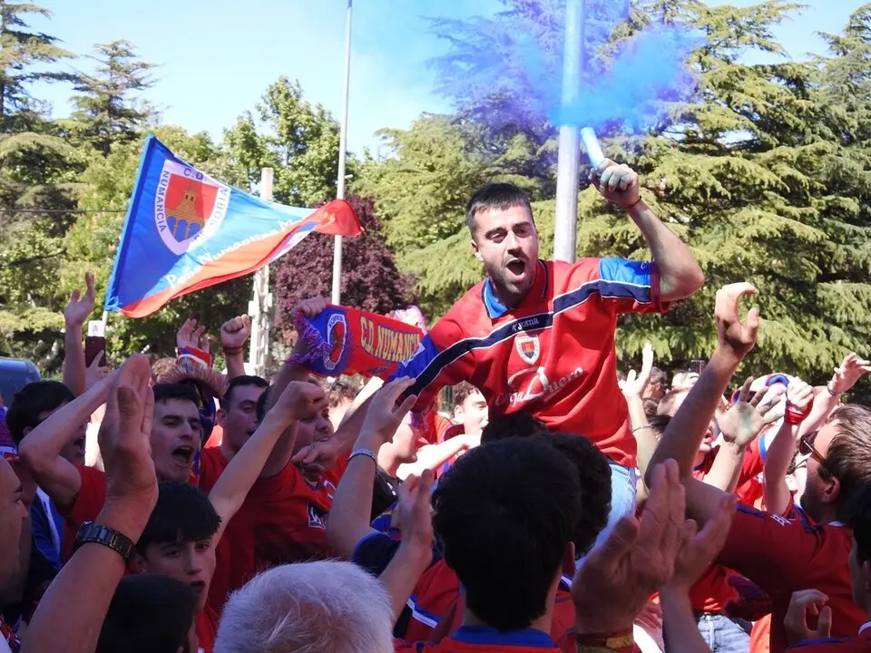 Llegada del Numancia a Pinilla, campo del Teruel (2)