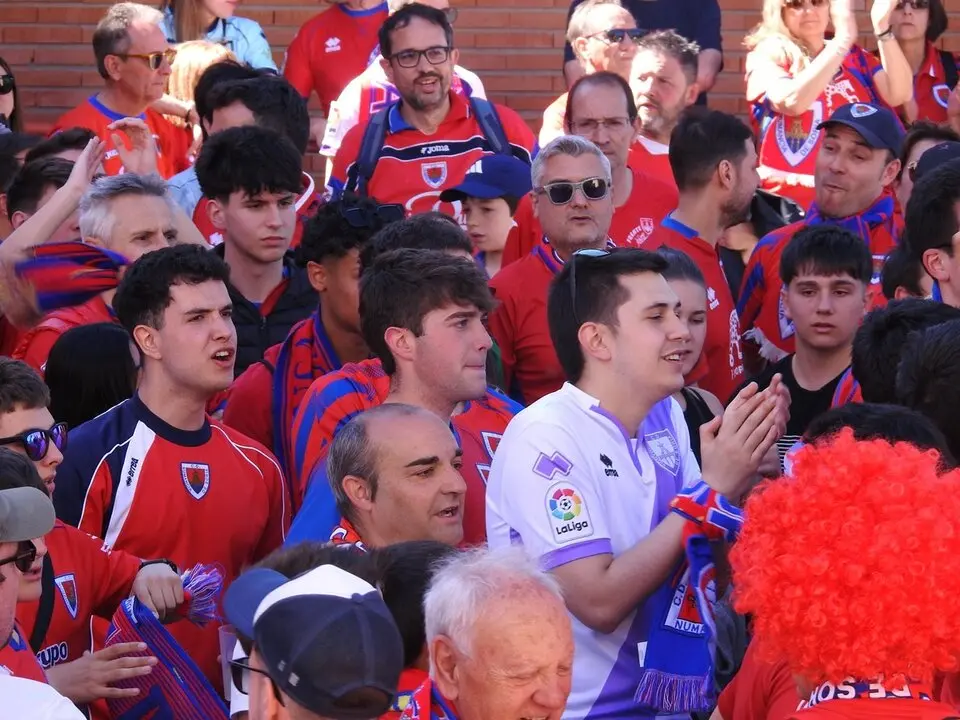 Llegada del Numancia a Pinilla, campo del Teruel (7)