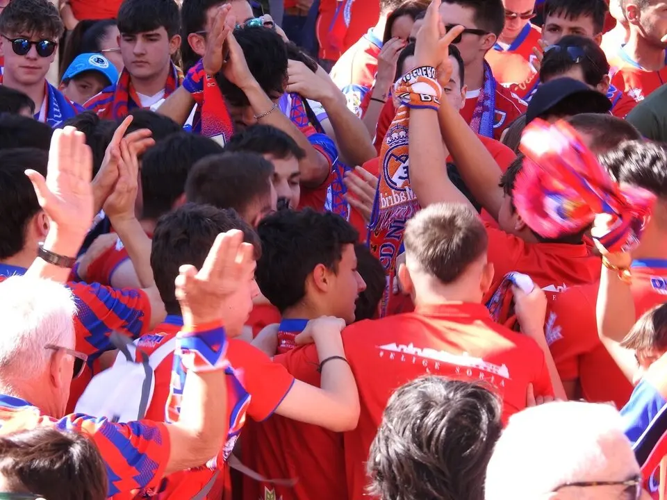 Llegada del Numancia a Pinilla, campo del Teruel (8)