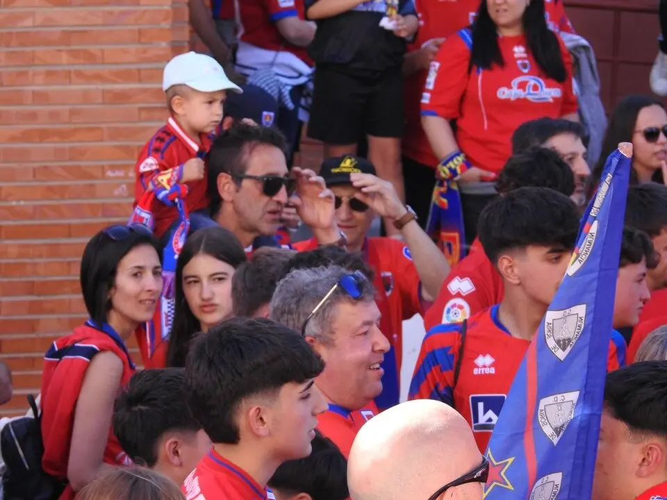 Llegada del Numancia a Pinilla, campo del Teruel (11)