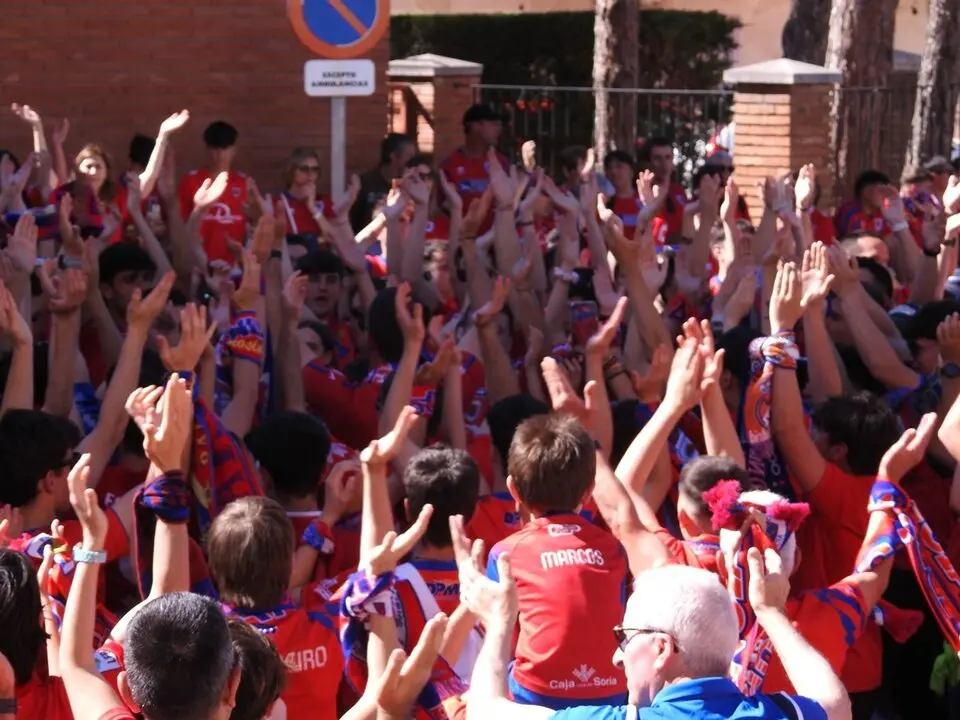 Llegada del Numancia a Pinilla, campo del Teruel (13)