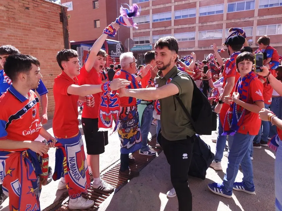Llegada del Numancia a Pinilla, campo del Teruel (29)