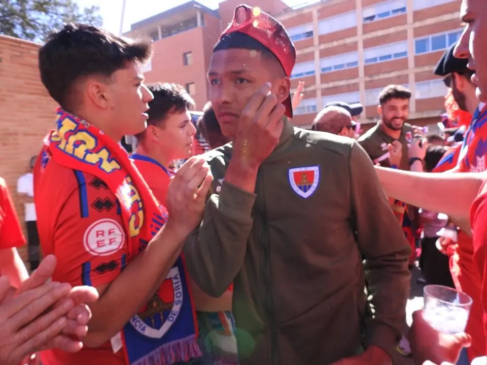 Llegada del Numancia a Pinilla, campo del Teruel (42)