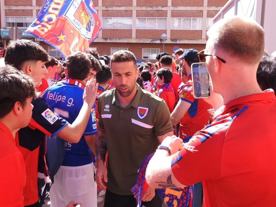 Llegada del Numancia a Pinilla, campo del Teruel (48)