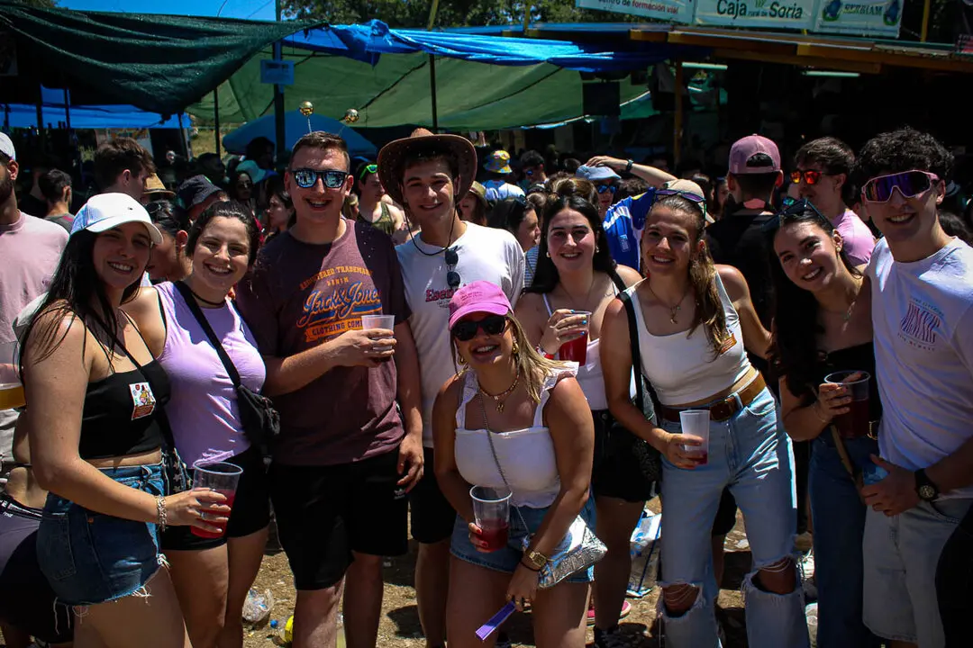 Ambiente en los chiringuitos de Valonsadero-11