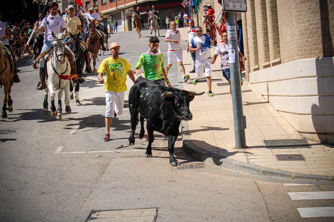Llegada de La Saca a la plaza de Toros-3